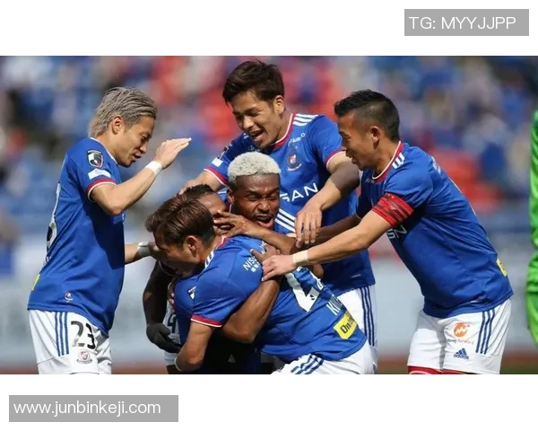 北海道队对决横滨水手展现足球魅力的精彩较量与战术博弈