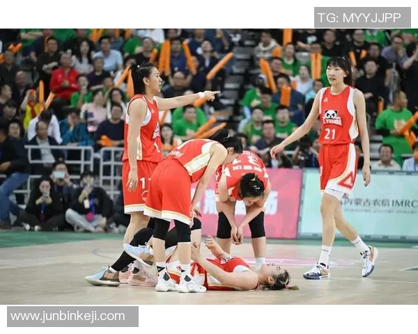 内蒙古女篮迎战山东队全力争胜展现团队实力与拼搏精神 内蒙古女篮迎战山东队全力争胜展现团队实力与拼搏精神