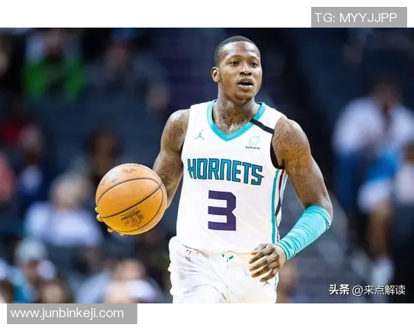 特里罗齐尔的篮球之路:从潜力新星到球队核心的蜕变历程 特里罗齐尔的篮球之路:从潜力新星到球队核心的蜕变历程