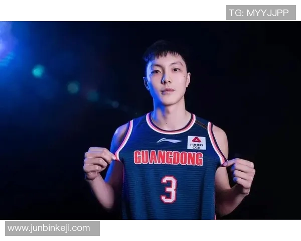 胡明轩的篮球之路：从青涩少年到CBA明星球员的成长故事